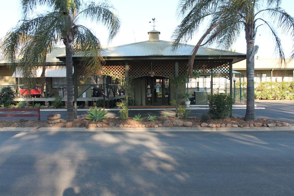 Lake Forbes Motel Exteriér fotografie