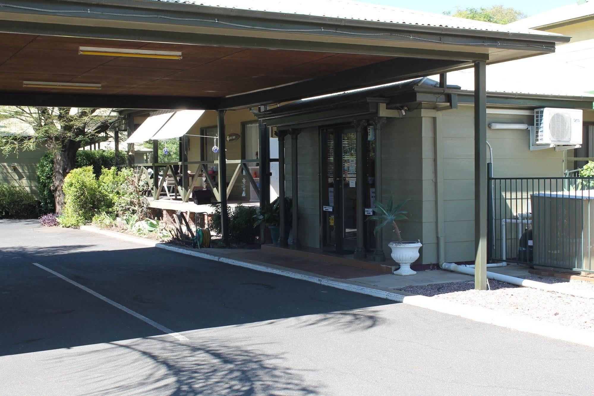 Lake Forbes Motel Exteriér fotografie