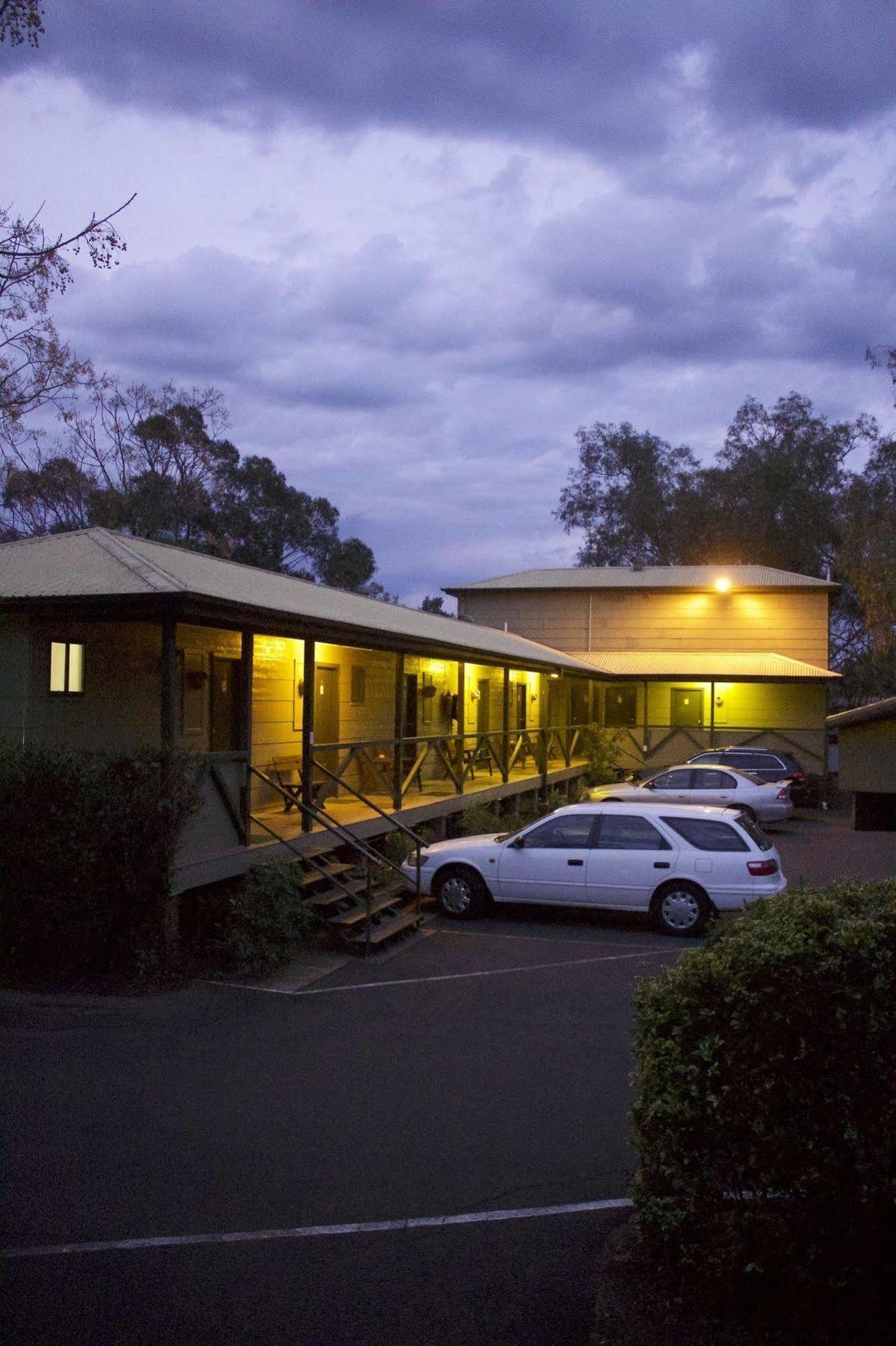 Lake Forbes Motel Exteriér fotografie