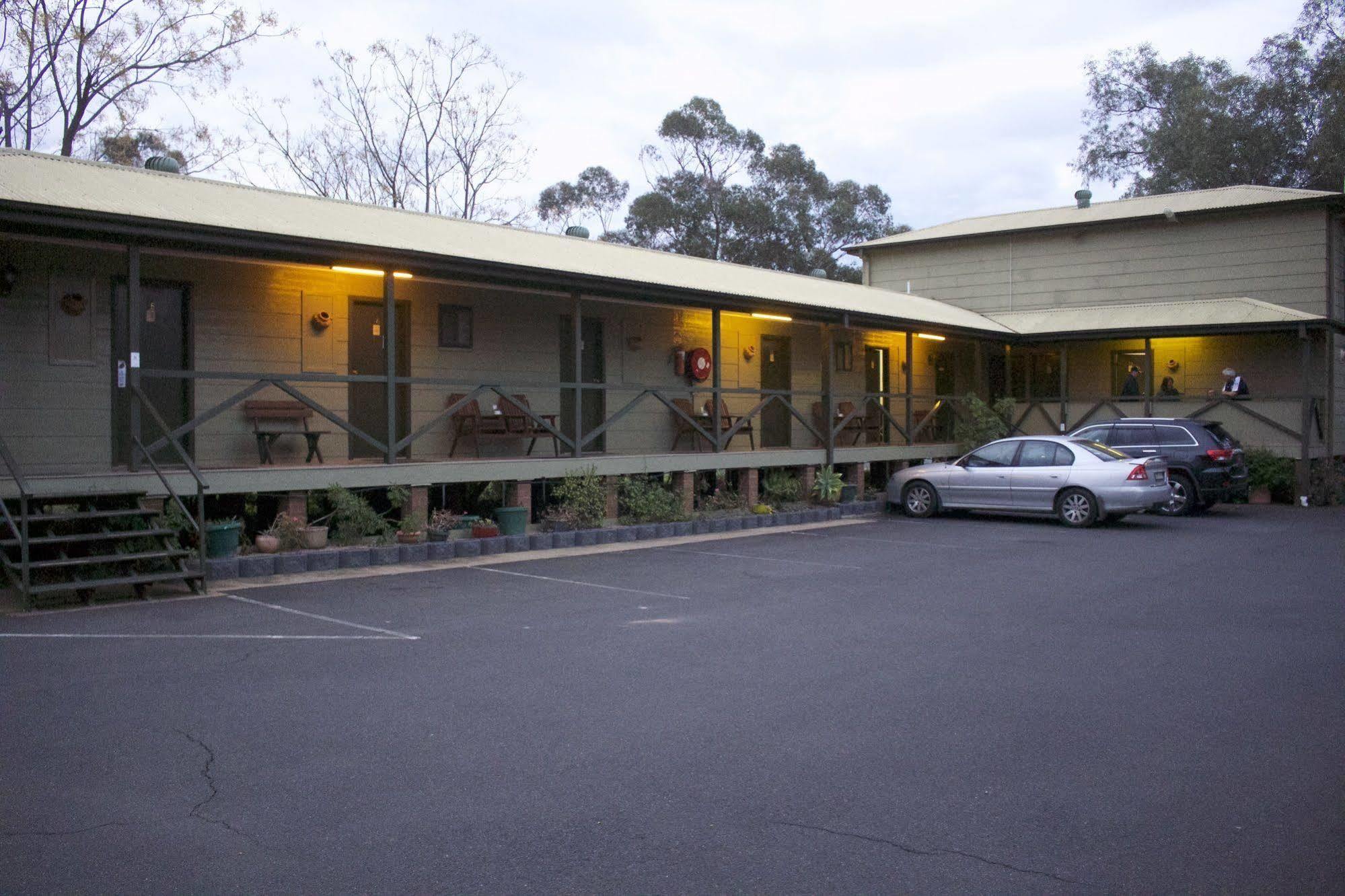 Lake Forbes Motel Exteriér fotografie